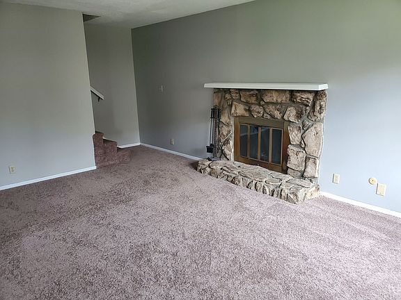 3rd image of 3904-3910 N Franklin St #3908-3