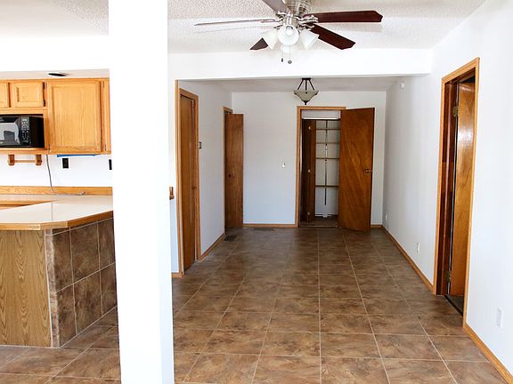 4th image of 420 S 1st St