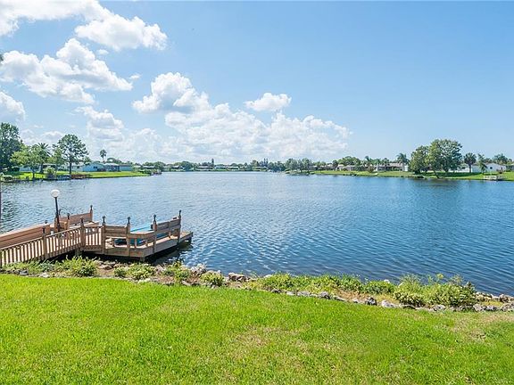 5th image of 9721 Lakeside Ln