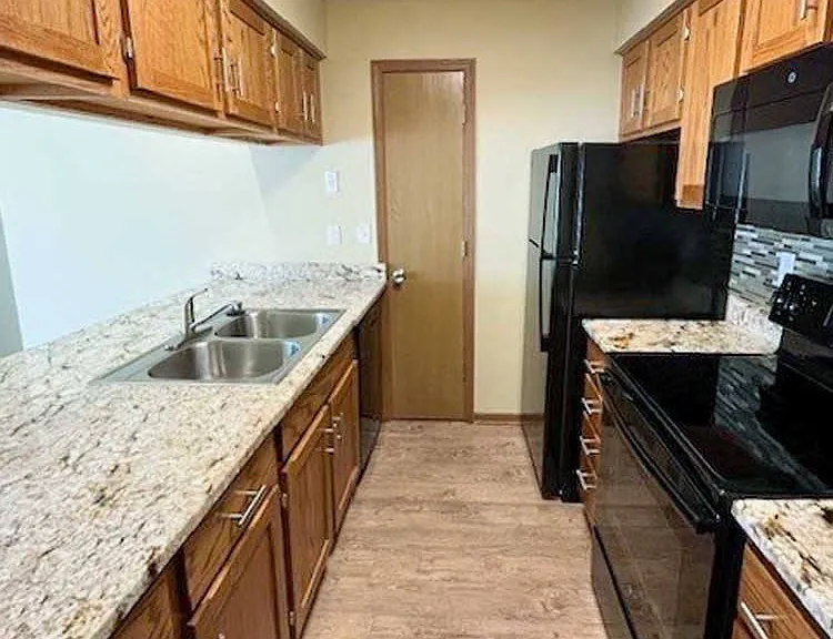 Pine Lake Heights Apartments — Photo 143