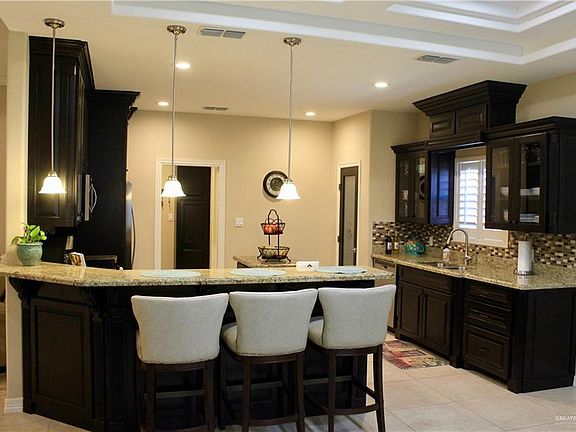 2nd image of 307 Los Laureles Dr