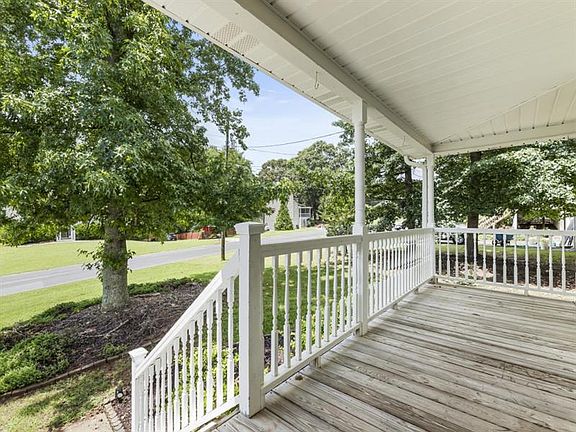 4th image of 145 River Walk