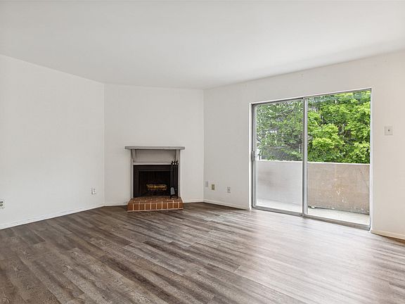 5th image of 4044 Buena Vista St #221