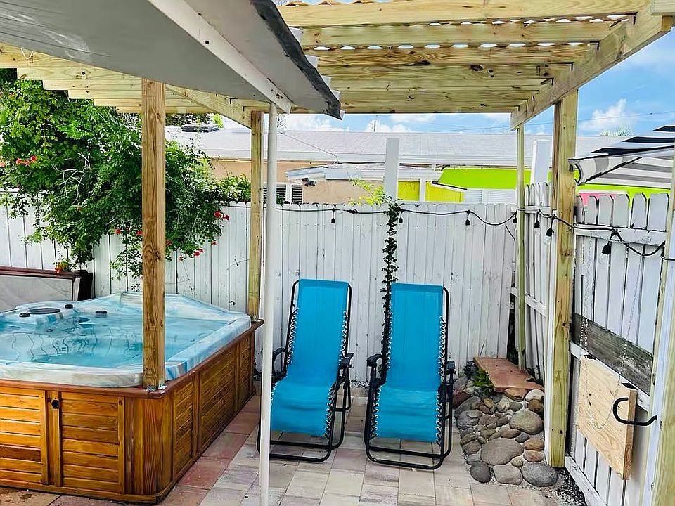 1st image of 121 147th Ave E