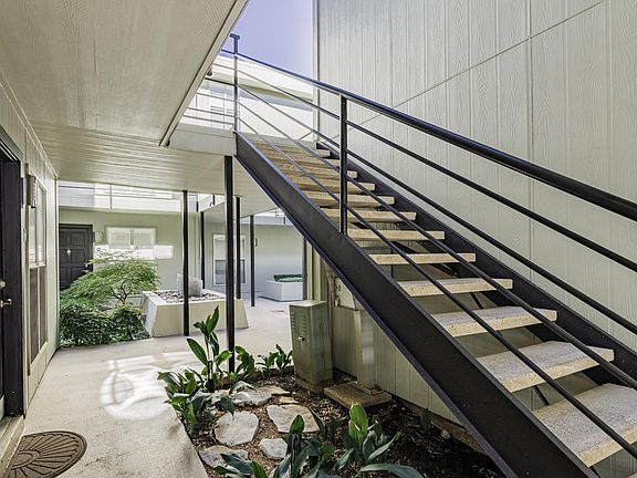 4th image of 4211 Holland Ave #208