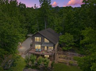 1907 Oakwood Rd, Walland, TN 37886