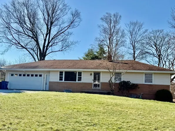 1264 Everbright Dr, Uniontown, OH 44685