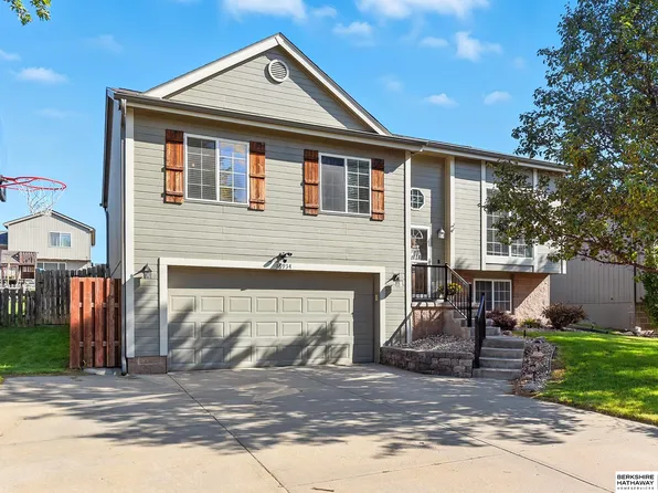 16934 Grand Ave, Omaha, NE 68116