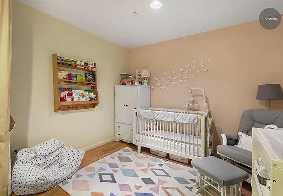 4th image of 48-21 5th St Unit 3K