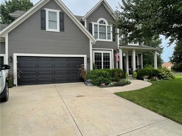 21111 W 56th Ter, Shawnee, KS 66218