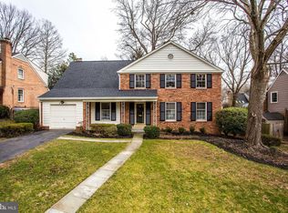 11309 Farmland Dr, Rockville, MD 20852