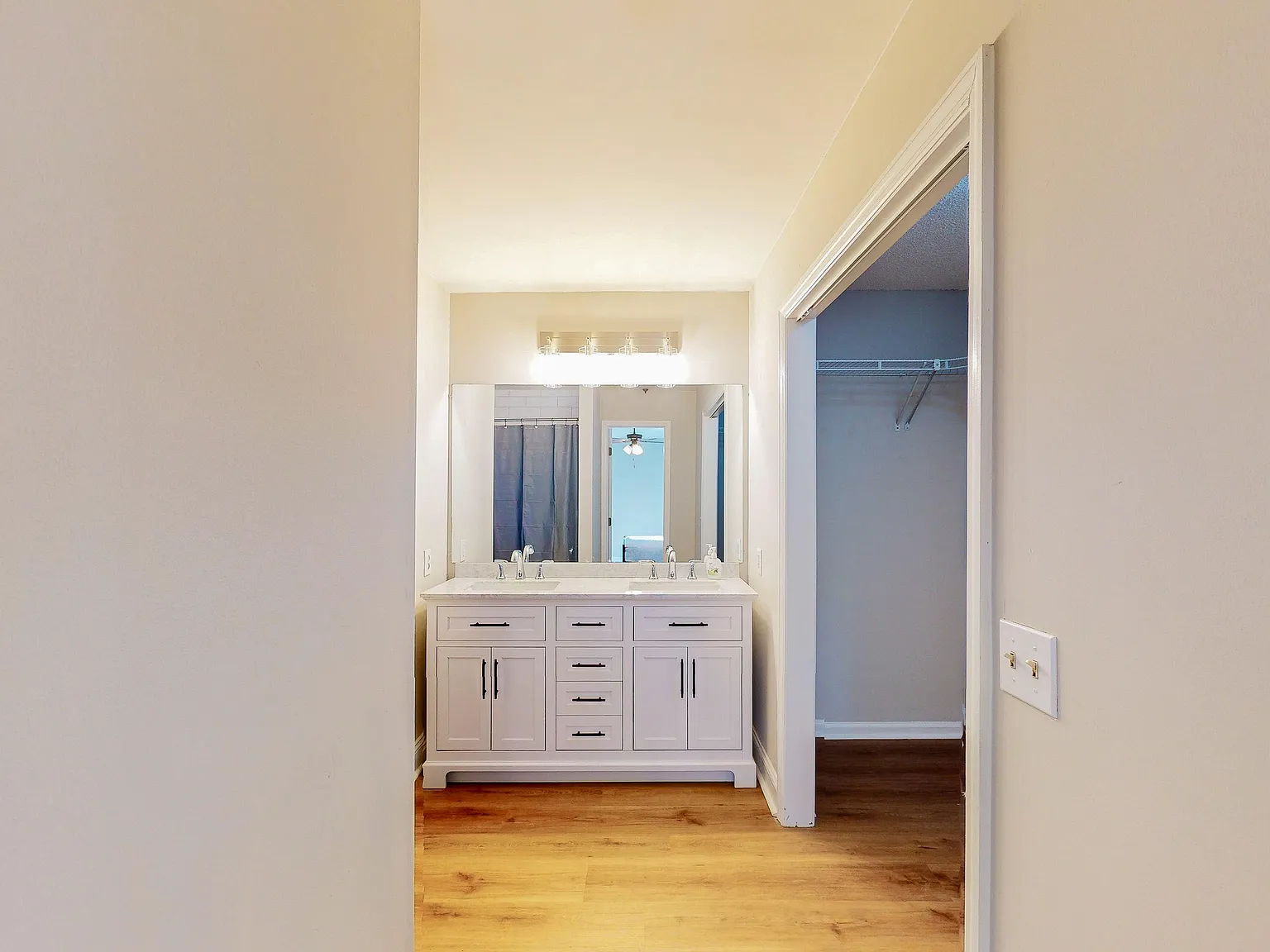4 bed, 3.0 bath, 1862 sqft, $1,252 — Photo 3