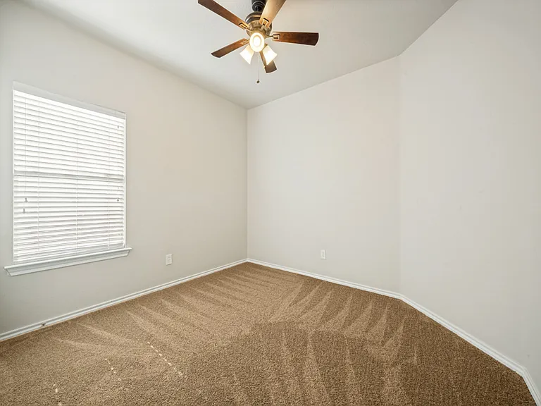 3213 Hornbeam St — Photo 20