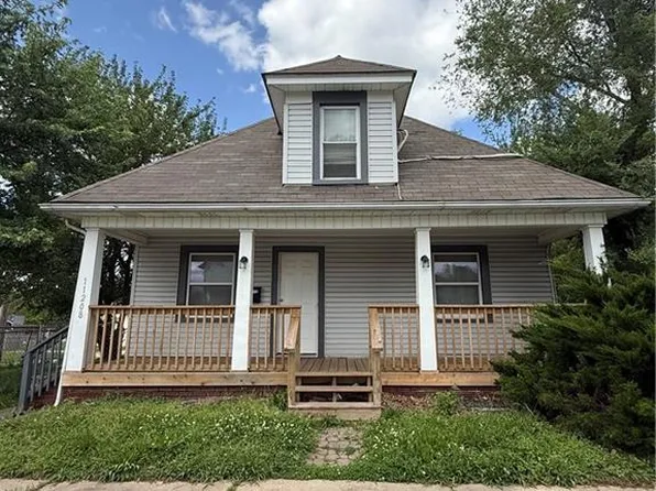 11208 Chicago Ave, Sugar Creek, MO 64054