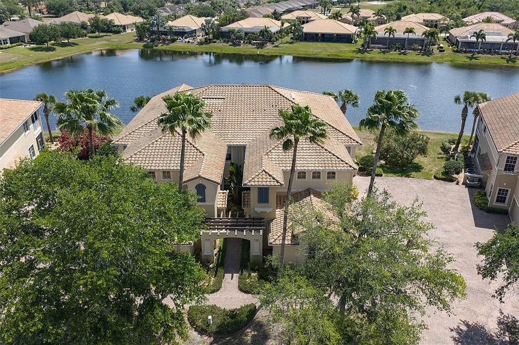 1330 Emerald Dunes Dr