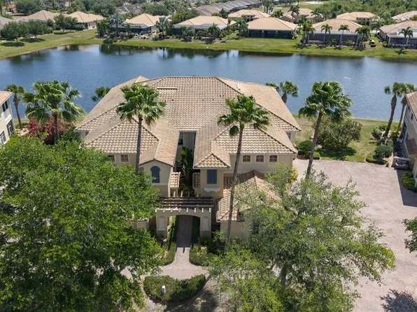 1330 Emerald Dunes Dr, Sun City Center, FL 33573