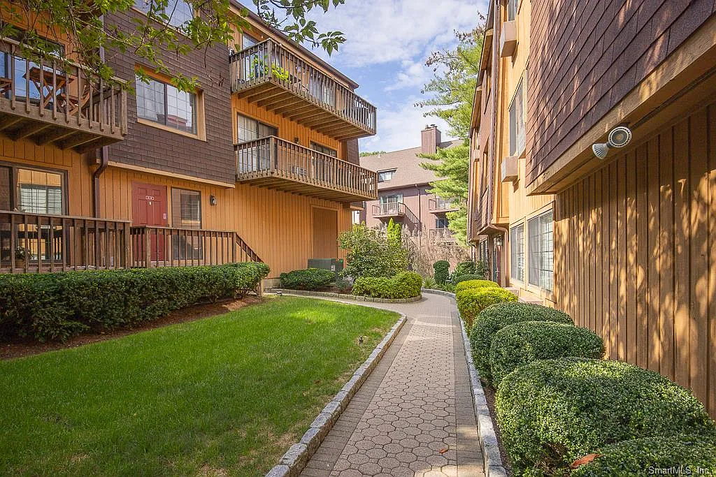 2 bed, 1325 sqft, $3,350 — Photo 1