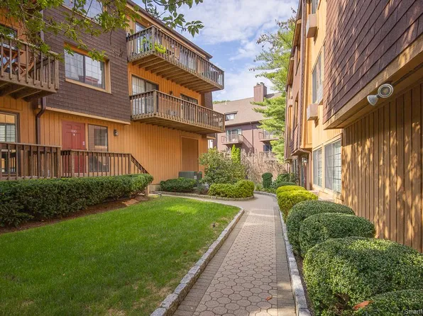 197 Bridge St APT 5, Stamford, CT 06905
