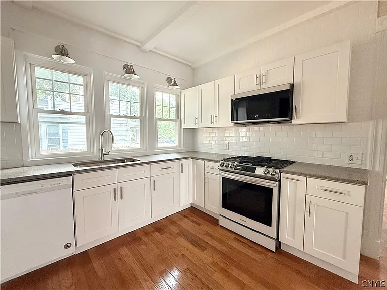 203 Keyes Ave — Photo 9