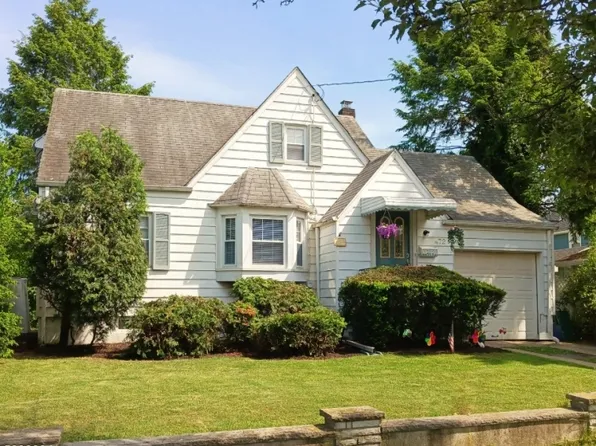 472 Weart Ave, Lyndhurst Twp., NJ 07071