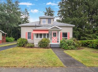 14 Alexander St, Gloversville, NY 12078