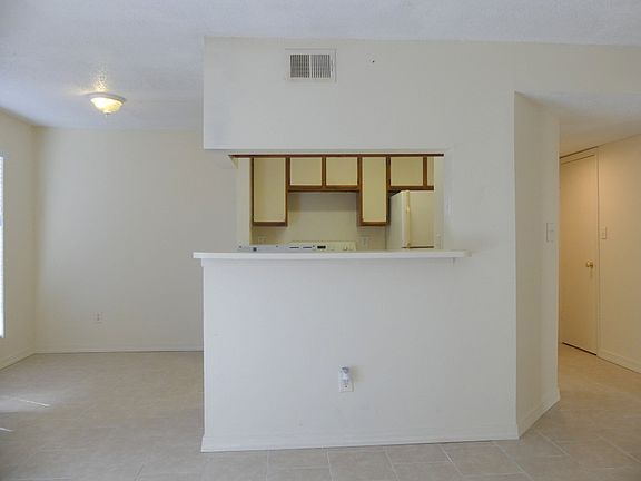 4th image of 8728 Mallard Reserve Dr Unit 101