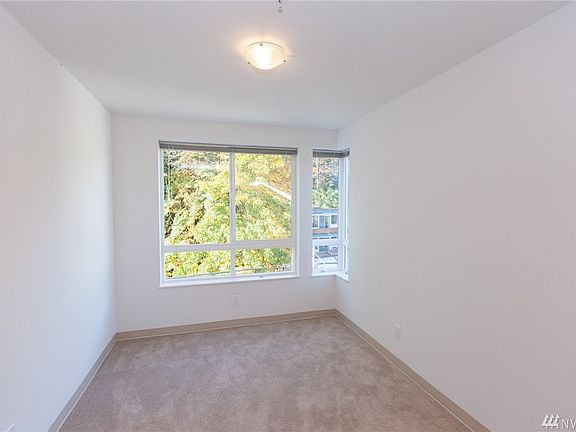 3rd image of 4724 22nd Ave NE APT 502