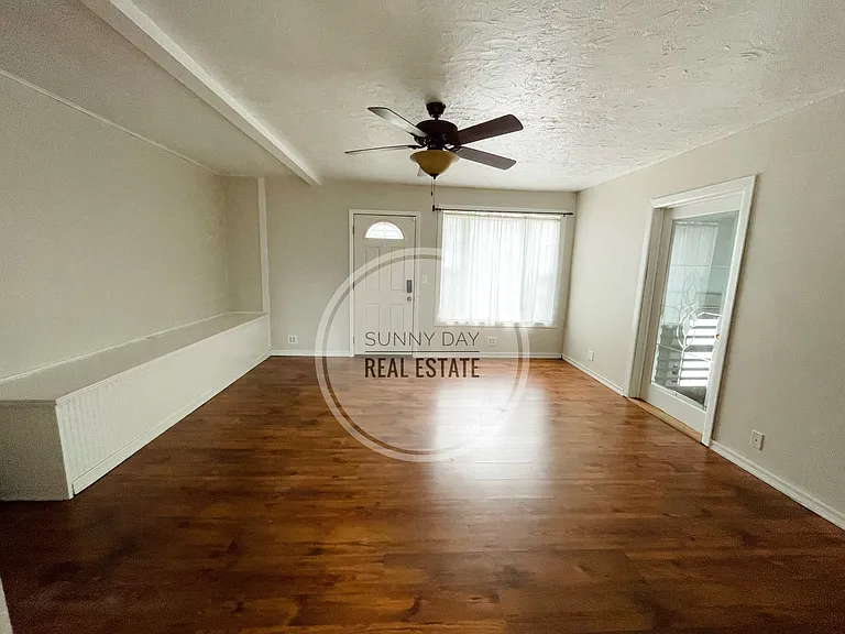 1115 Prickett Ave — Photo 4