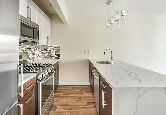 4th image of 37-25 33rd St #6G