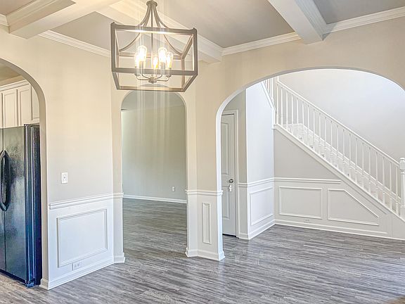 4th image of 2221 Grandwood Ln