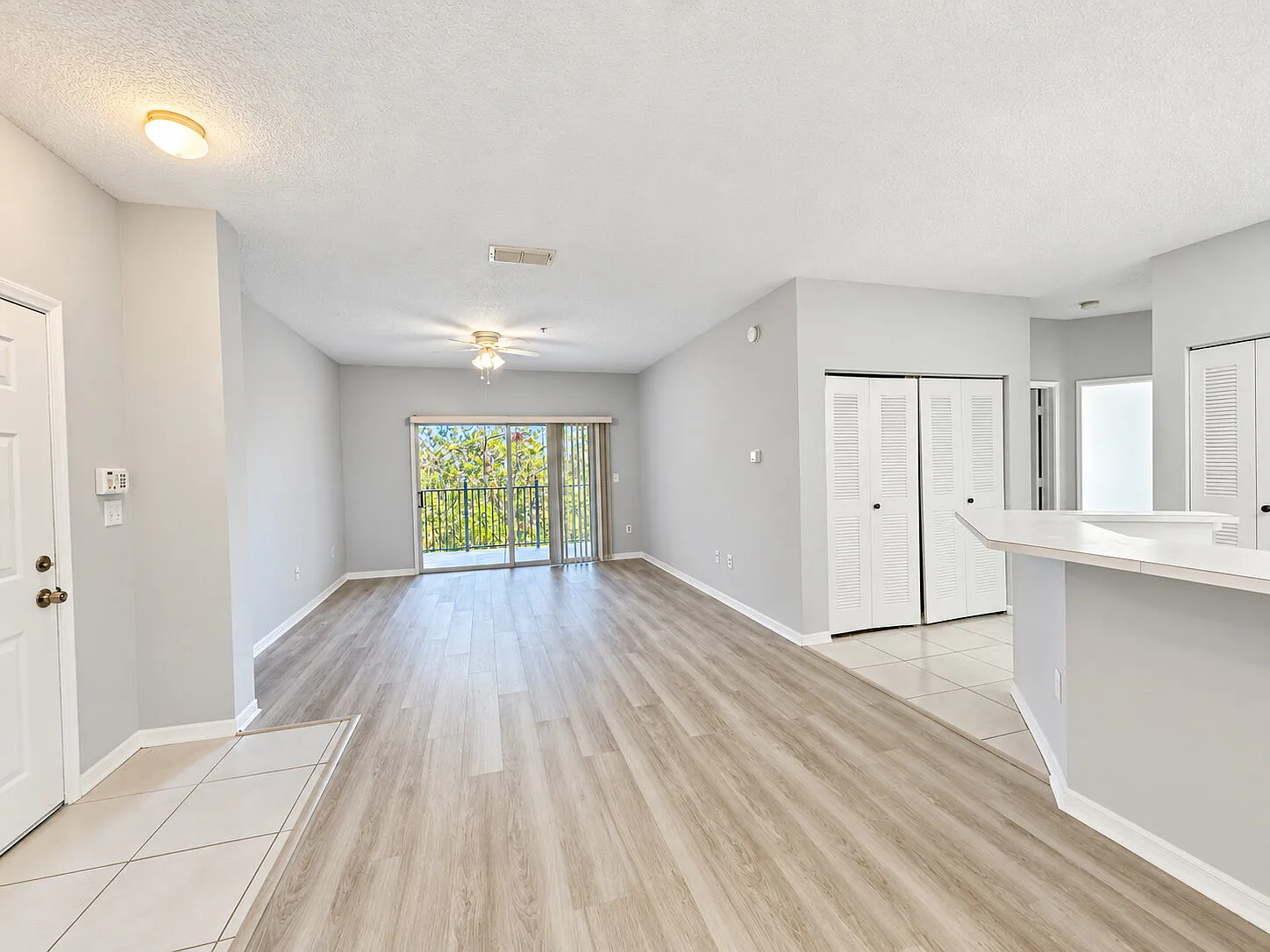 2 bed, 1.0 bath, 1004 sqft, $1,425 — Photo 3