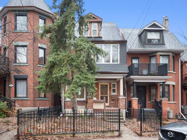 547 Indian Rd Unit 3, Toronto, ON M6P 2B9