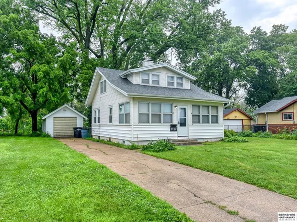 3802 N 53rd St, Omaha, NE 68104