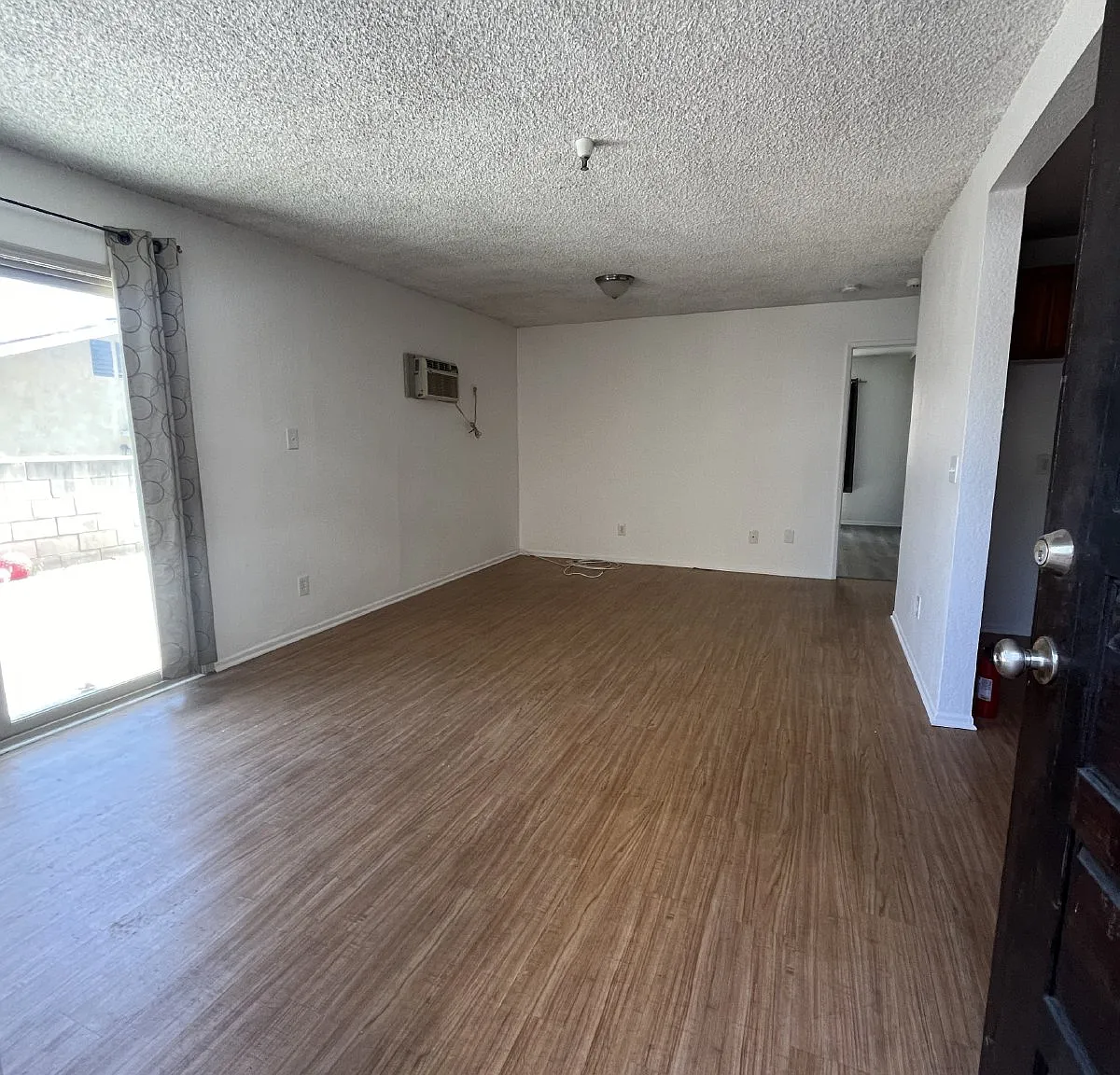 2 bed, 1.0 bath, 850 sqft, $2,550 — Photo 2