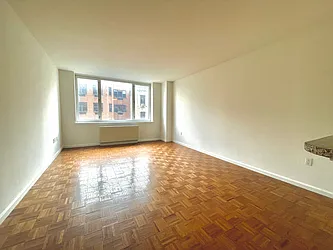 Rented by Addison Property Group