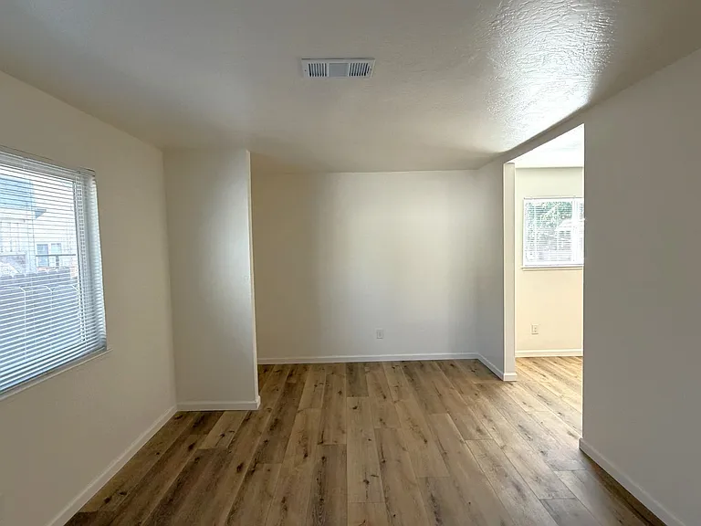 1680 Barrus Ave — Photo 4