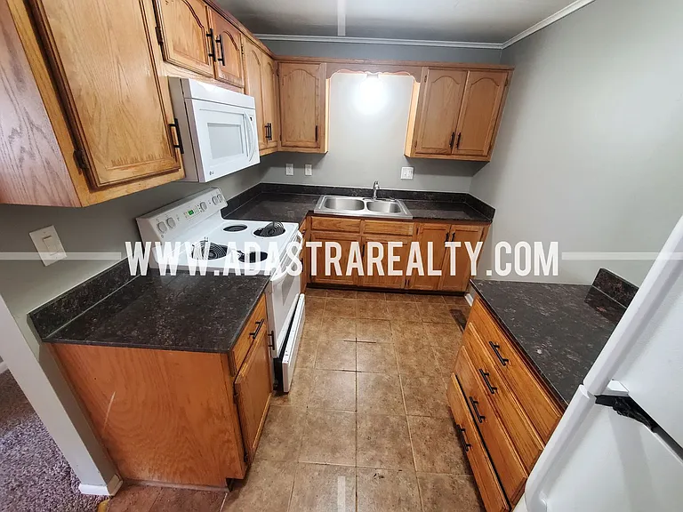 6011 N Forest Ave — Photo 6