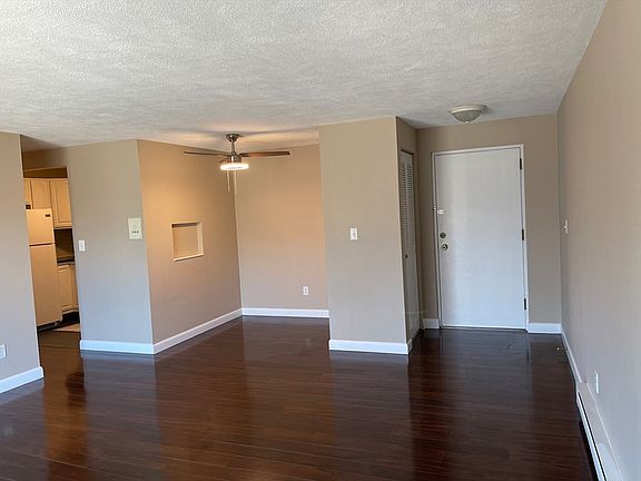 4th image of 80 Fountain Ln APT 14