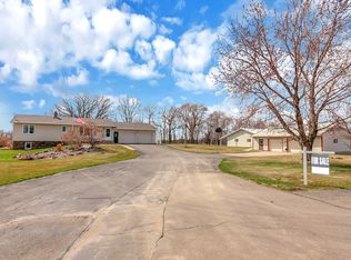 3277 90th St NE, Sauk Rapids, MN 56379
