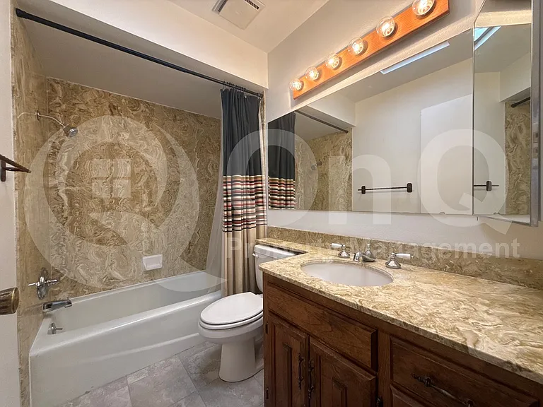 3930 N Stone Ave — Photo 18