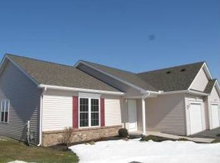 8 Kirkdale Cir, Rochester, NY 14612