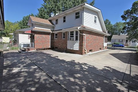 2nd image of 156 Bridge St