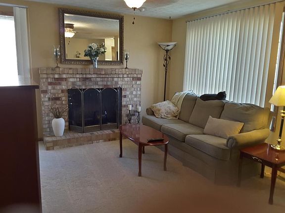4th image of 2019 Lynbridge Dr