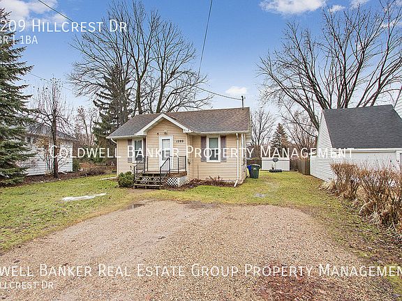 4th image of 1209 Hillcrest Dr