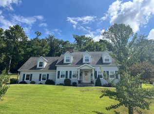 1221 Robin Dr, New Martinsville, WV