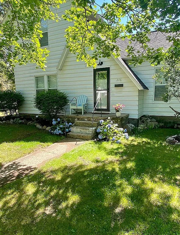 316 N Kinney Ave photo 1