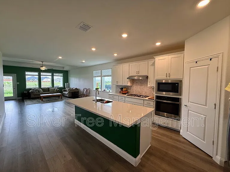 14728 Ledger Ln — Photo 5