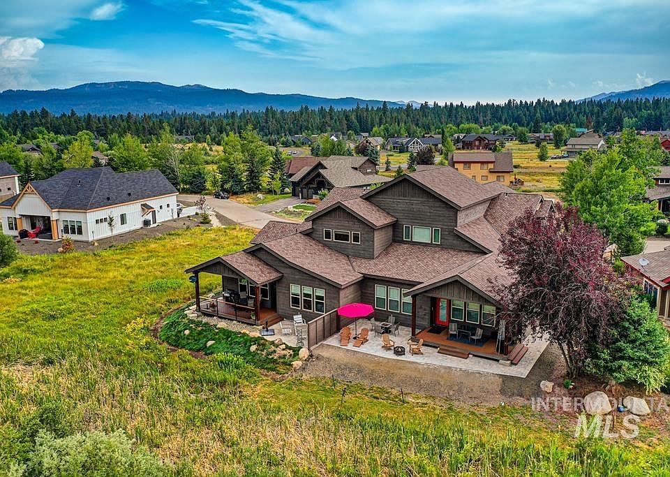 1st image of 1424 Mountain Meadow Dr