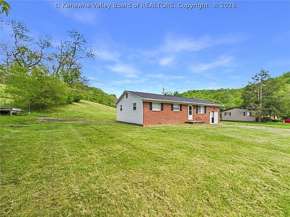3rd image of 5392 Newcomb Creek Rd