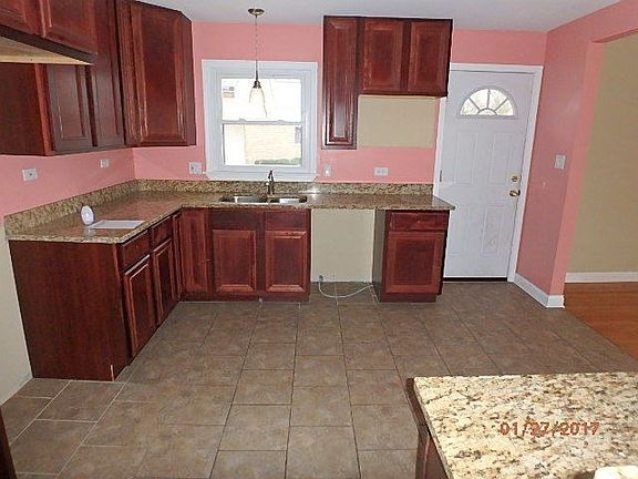 4th image of 403 Arquilla Dr